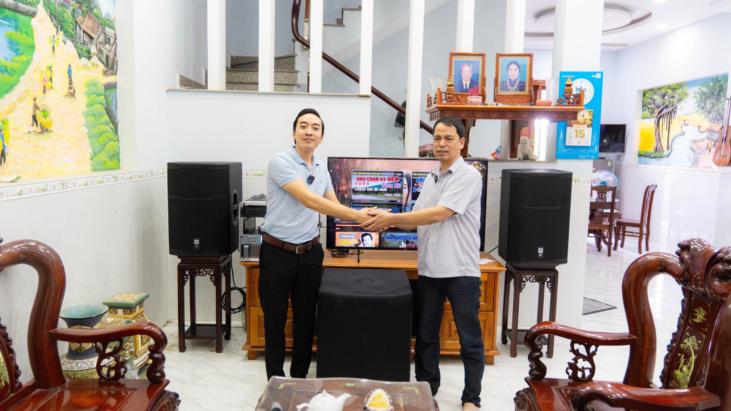 Khách hàng Thái Bình đánh giá về sản phẩm Dàn Karaoke JBL TT251: (JBL PRX 412M, Vatasa T900 New, Vatasa V8Pro, Vatasa DKS1004 NEW, DT Sigma118, Vatasa P9 Luxury)